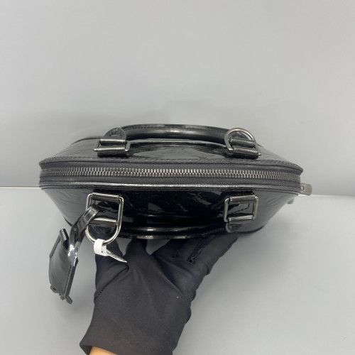 Louis Vuitton Alma BB Vernis Black