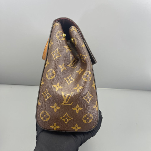 Louis Vuitton Cluny Mm Monogram Brown