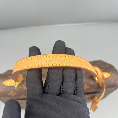 Louis Vuitton Cluny Mm Monogram Brown