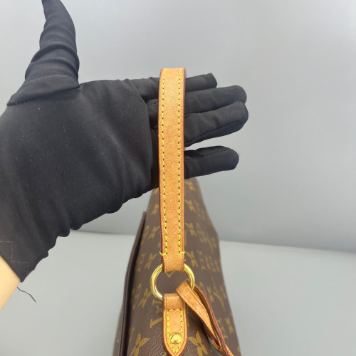 Louis Vuitton Cluny Mm Monogram Brown