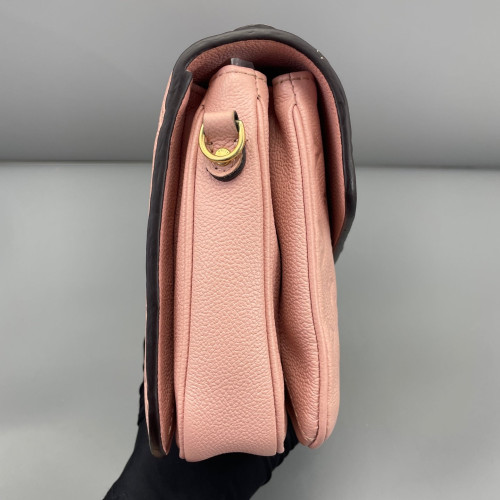 Louis Vuitton Pochette Metis Monogram Empreinte Pink Louis Vuitton Pochette Metis Monogram Empreinte Pink