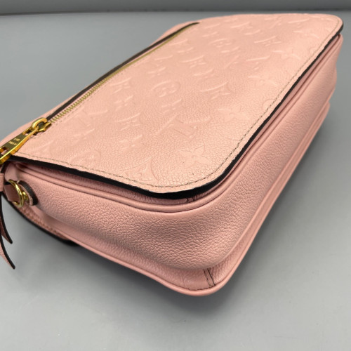 Louis Vuitton Pochette Metis Monogram Empreinte Pink Louis Vuitton Pochette Metis Monogram Empreinte Pink