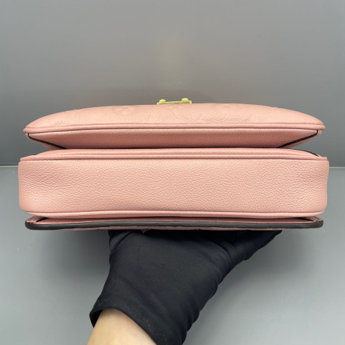 Louis Vuitton Pochette Metis Monogram Empreinte Pink Louis Vuitton Pochette Metis Monogram Empreinte Pink