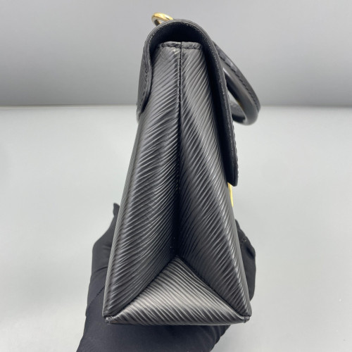 Louis Vuitton Locky BB Epi Black Louis Vuitton Locky BB Epi Black