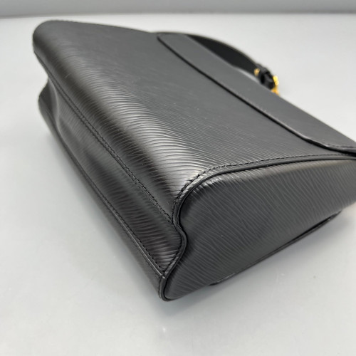Louis Vuitton Twist MM Epi Black Louis Vuitton Twist MM Epi Black