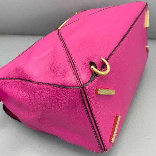 Loewe Medium Puzzle Grained Calfskin Magenta Loewe Medium Puzzle Grained Calfskin Magenta