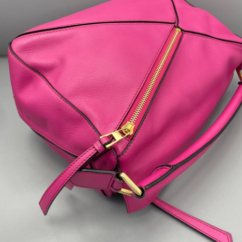 Loewe Medium Puzzle Grained Calfskin Magenta Loewe Medium Puzzle Grained Calfskin Magenta