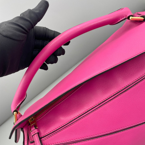 Loewe Medium Puzzle Grained Calfskin Magenta Loewe Medium Puzzle Grained Calfskin Magenta