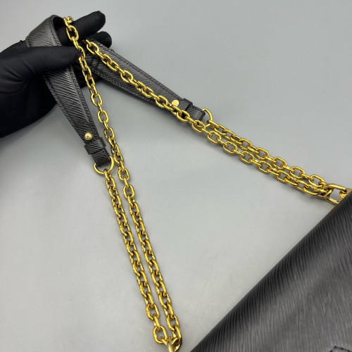 Louis Vuitton Twist MM Epi Black