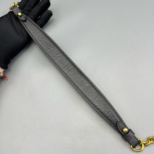 Louis Vuitton Twist MM Epi Black