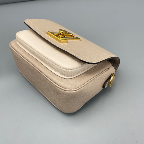 Louis Vuitton Lockme Tender Vernis White