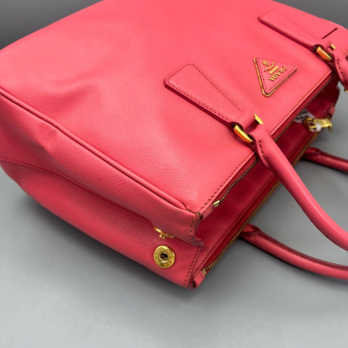 Prada Galleria Tote Saffiano Calfskin Fuchsia Prada Galleria Tote Saffiano Calfskin Fuchsia