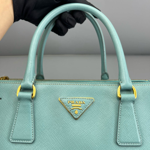 Prada Medium Galleria Double Zip Tote Saffiano Calfskin Light Blue Prada Medium Galleria Double Zip Tote Saffiano Calfskin Light Blue