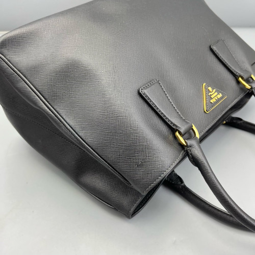 Prada Medium Galleria Double Zip Tote Saffiano Calfskin Black Prada Medium Galleria Double Zip Tote Saffiano Calfskin Black