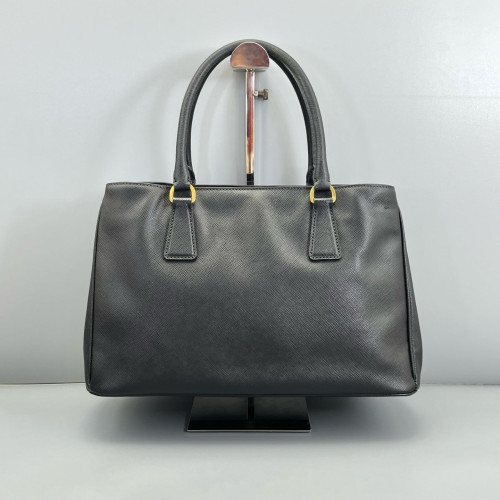 Prada Medium Galleria Double Zip Tote Saffiano Calfskin Black Prada Medium Galleria Double Zip Tote Saffiano Calfskin Black