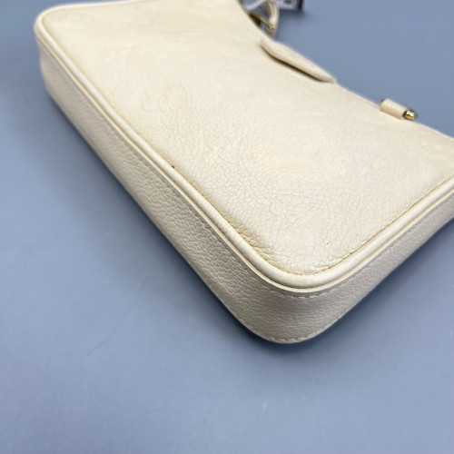 Louis Vuitton Easy Pouch On Strap Monogram Empreinte White