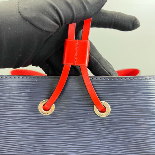 Louis Vuitton Neonoe MM Epi Blue Red