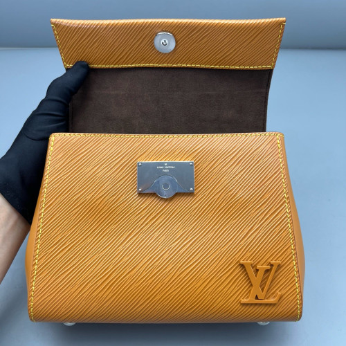 Louis Vuitton Cluny Mini Epi Tan
