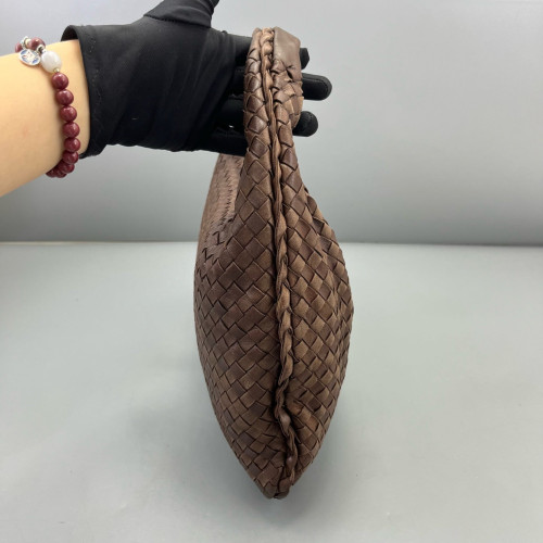 Bottega Veneta Medium Veneta Hobo Lambskin Intrecciato Nappa Brown