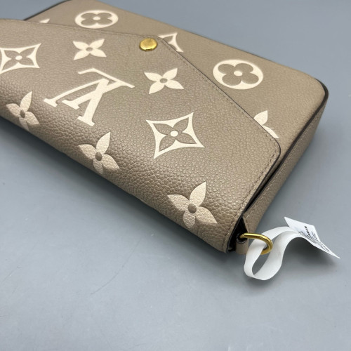 Louis Vuitton Pochette Felicie Chain Wallet Monogram Empreinte Giant Marmo Louis Vuitton Pochette Felicie Chain Wallet Monogram Empreinte Giant Marmo