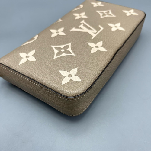 Louis Vuitton Pochette Felicie Chain Wallet Monogram Empreinte Giant Marmo Louis Vuitton Pochette Felicie Chain Wallet Monogram Empreinte Giant Marmo