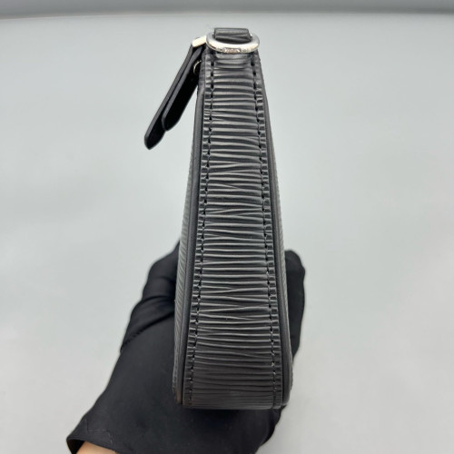 Louis Vuitton Easy Pouch On Strap Epi Black