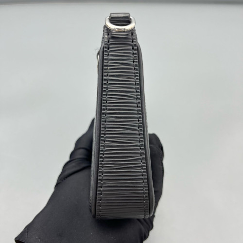 Louis Vuitton Easy Pouch On Strap Epi Black
