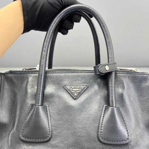 Prada Tote Bag Calfskin Black