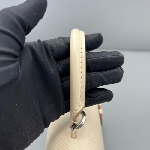 Louis Vuitton Cluny Mini Epi White