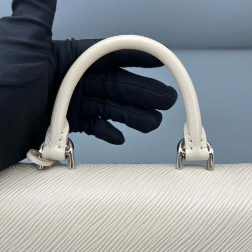 Louis Vuitton Cluny Mini Epi White