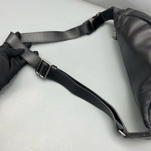 Louis Vuitton Discovery Bumbag PM Monogram Eclipse Black