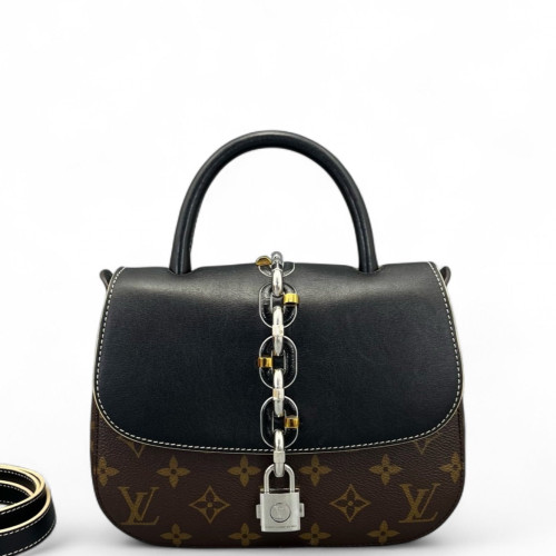 Louis Vuitton Chain It PM Monogram Brown