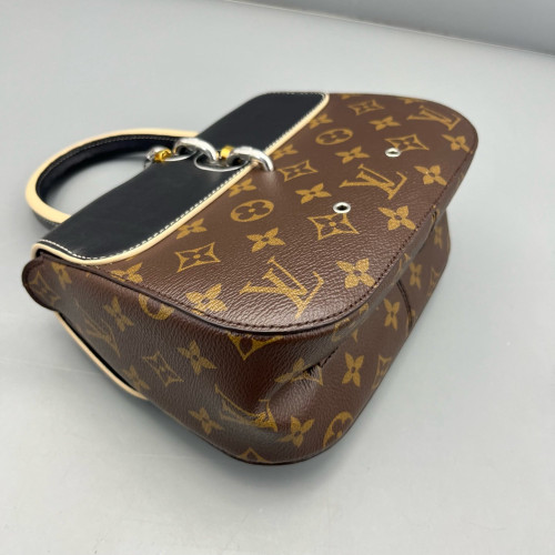 Louis Vuitton Chain It PM Monogram Brown