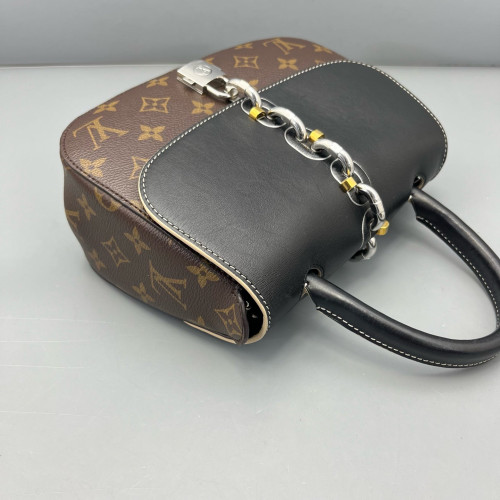 Louis Vuitton Chain It PM Monogram Brown