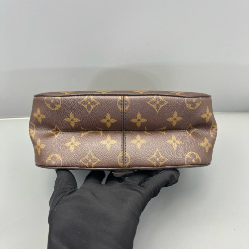Louis Vuitton Chain It PM Monogram Brown