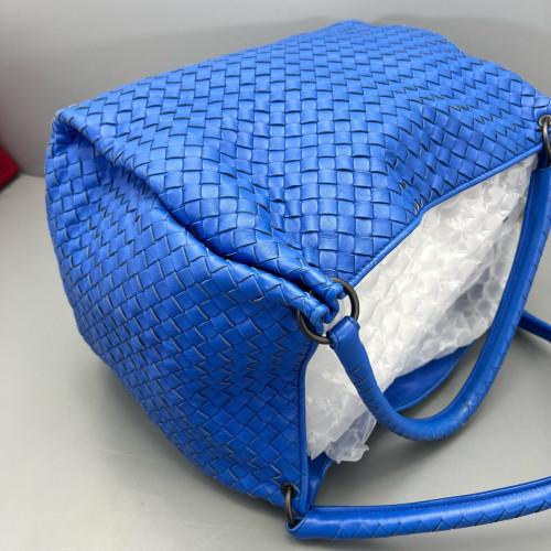 Bottega Veneta Medium Campana Hobo Calfskin Intrecciato Blue