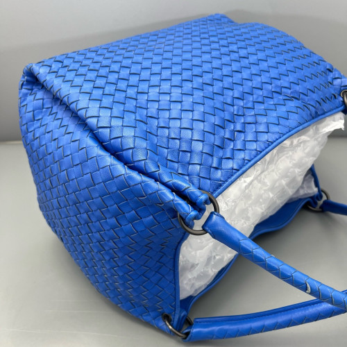 Bottega Veneta Medium Campana Hobo Calfskin Intrecciato Blue