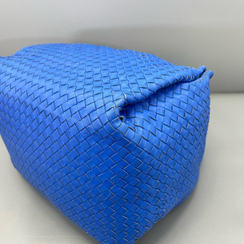 Bottega Veneta Medium Campana Hobo Calfskin Intrecciato Blue