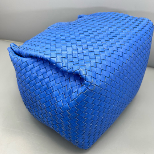 Bottega Veneta Medium Campana Hobo Calfskin Intrecciato Blue