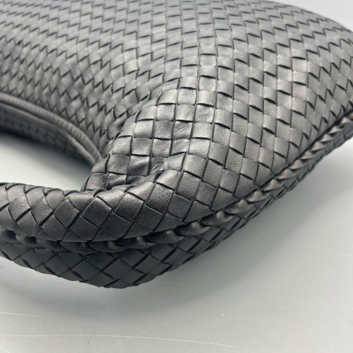 Bottega Veneta Maxi Veneta Hobo Calfskin Intrecciato Black