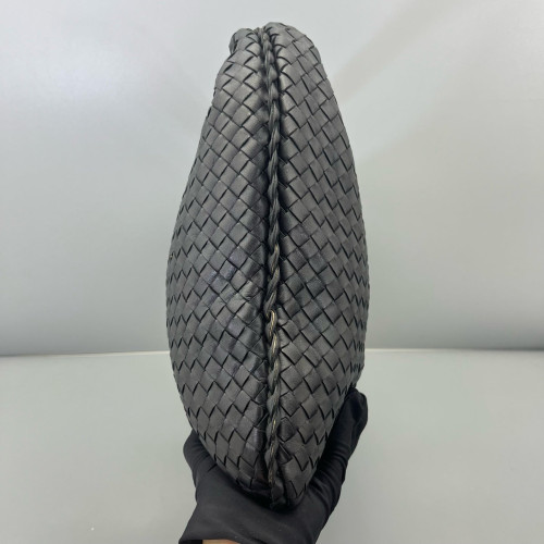Bottega Veneta Maxi Veneta Hobo Calfskin Intrecciato Black