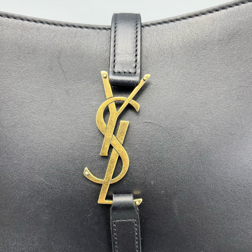 Yves Saint Laurent LE 5 A 7 Hobo Shiny Calfskin Black Yves Saint Laurent LE 5 A 7 Hobo Shiny Calfskin Black