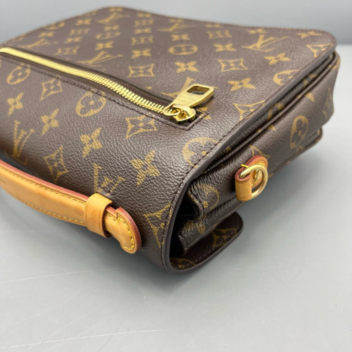 Louis Vuitton Pochette Metis Monogram Brown