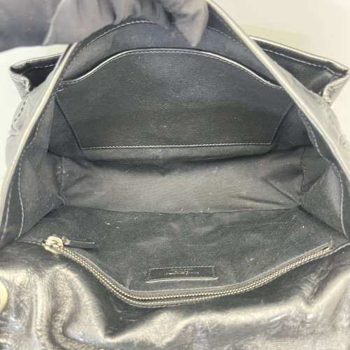 Yves Saint Laurent Medium Niki Messenger Pull Up Leather Black