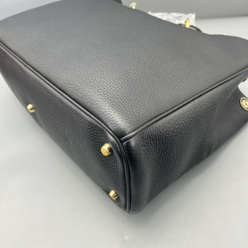 Dior Medium Diorama Grained Calfskin Black