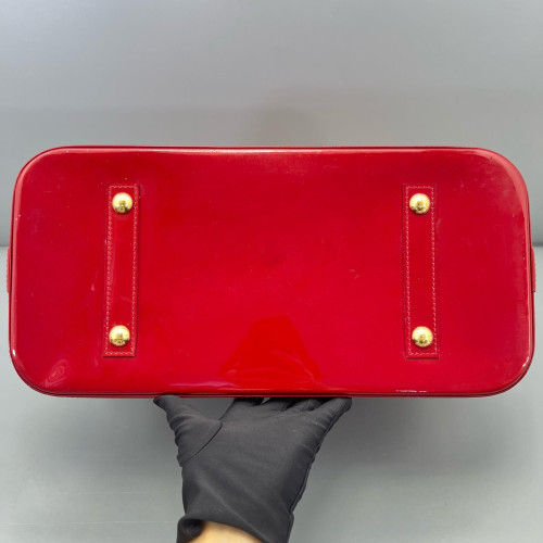 Louis Vuitton Alma GM Vernis Red