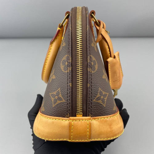 Louis Vuitton Alma BB Monogram Brown