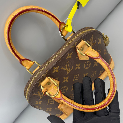 Louis Vuitton Alma BB Monogram Brown