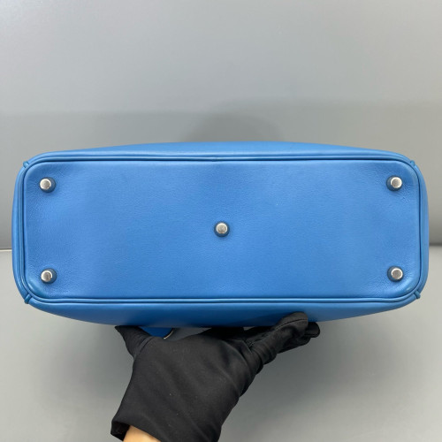 Dior Medium Diorissimo Tote Calfskin Blue
