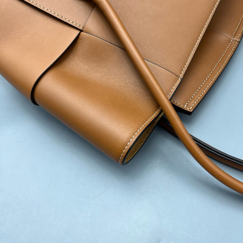 Bottega Veneta Medium Arco Intrecciato Nappa Tan